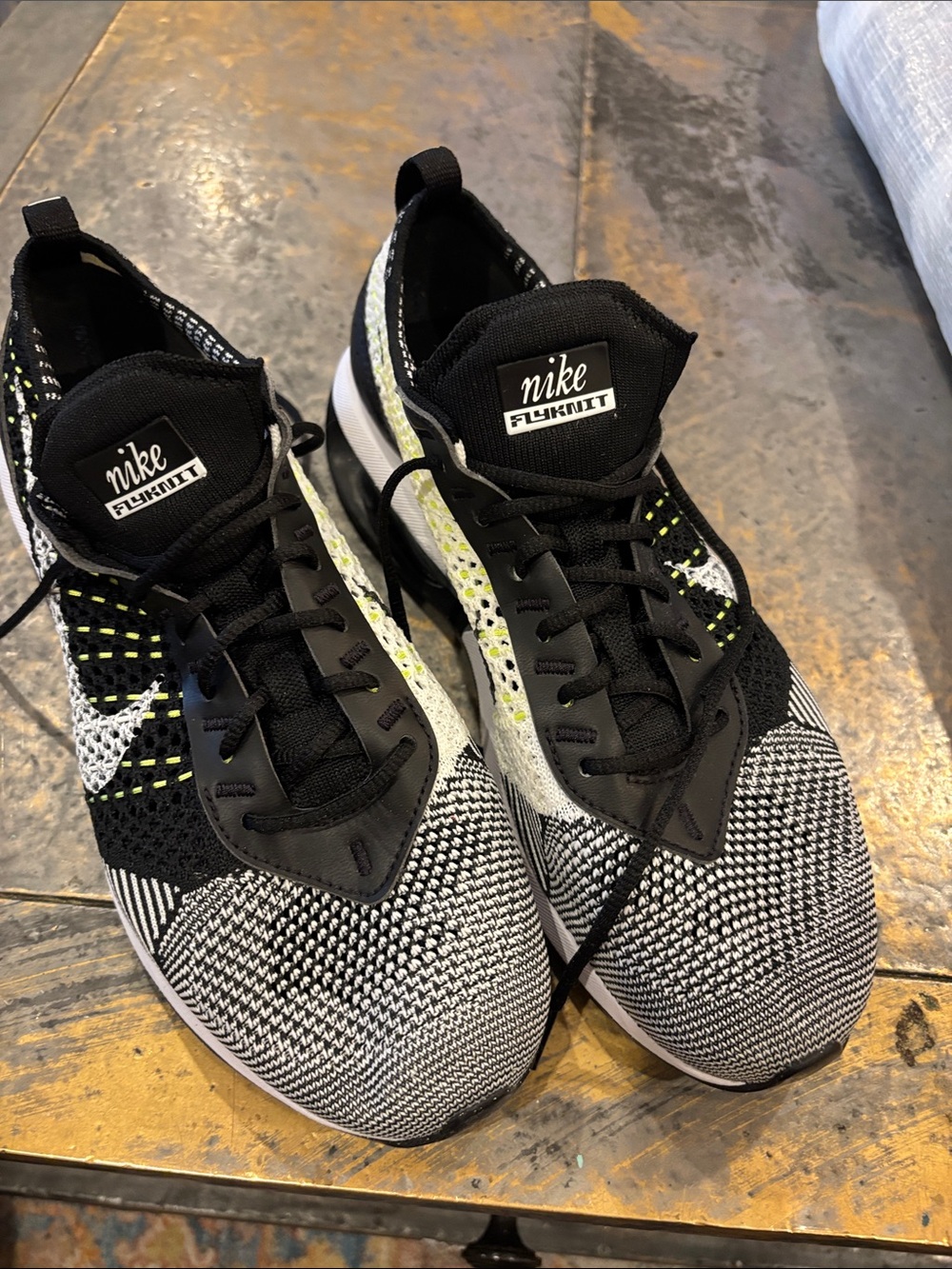 Nike Flyknit Sneakers